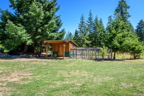 7455 Rodger Rd, Merville, BC 