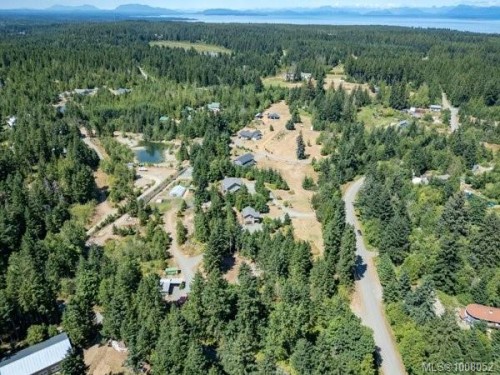 7455 Rodger Rd, Merville, BC 