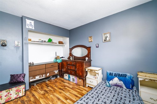 540 Macmillan Dr, Sayward, BC 