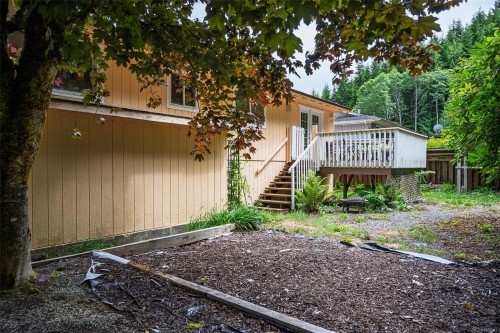 540 Macmillan Dr, Sayward, BC 