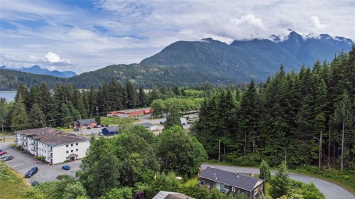 540 Macmillan Dr, Sayward, BC 