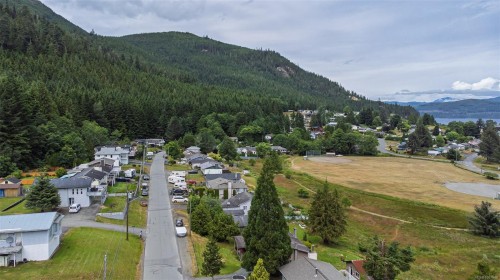 540 Macmillan Dr, Sayward, BC 