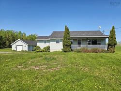 28 Holmes Lane  Union Centre, NS B0K 2A0