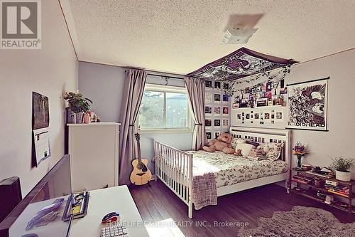 12 Indigo Street, Richmond Hill, ON - Indoor Photo Showing Bedroom