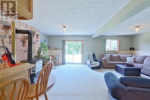 25 Jordan Drive, North Huron (East Wawanosh), ON - Indoor Photo Showing Living Room