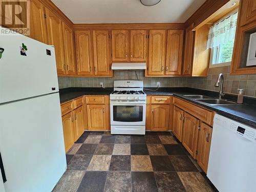 122 Harris Drive, Marystown, NL - Indoor Photo Showing Kitchen With Double Sink