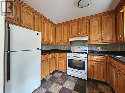 122 Harris Drive, Marystown, NL - Indoor Photo Showing Kitchen