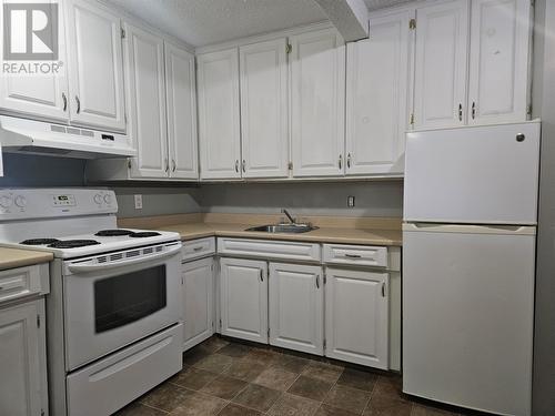 122 Harris Drive, Marystown, NL - Indoor Photo Showing Kitchen