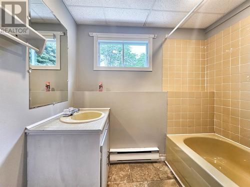 122 Harris Drive, Marystown, NL - Indoor Photo Showing Bathroom