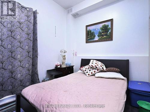 166 - 80 Acorn Place, Mississauga, ON - Indoor Photo Showing Bedroom