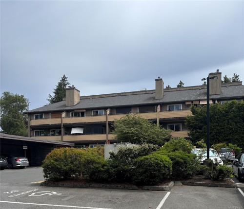 308-3225 Alder St  Victoria, BC V8X 1P3