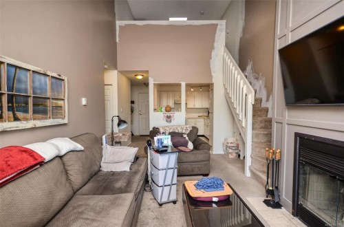 308-3225 Alder St, Victoria, BC - Indoor Photo Showing Living Room With Fireplace