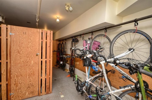 308-3225 Alder St, Victoria, BC - Indoor Photo Showing Other Room