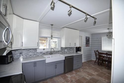 1404 Soues Street, Clinton, BC - Indoor Photo Showing Kitchen