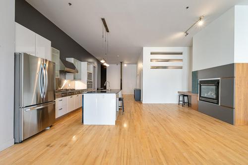 Salle à manger - 310-455 Rue St-Pierre, Montréal (Ville-Marie), QC - Indoor Photo Showing Kitchen With Upgraded Kitchen
