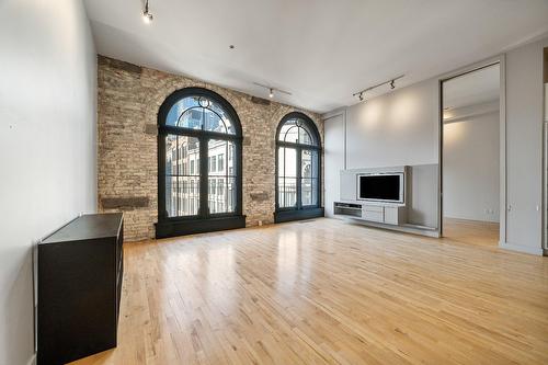 Salon - 310-455 Rue St-Pierre, Montréal (Ville-Marie), QC - Indoor Photo Showing Other Room