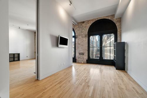Chambre à coucher principale - 310-455 Rue St-Pierre, Montréal (Ville-Marie), QC - Indoor Photo Showing Other Room