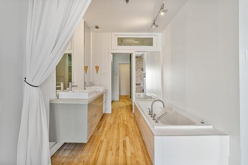 Ensuite bathroom - 310-455 Rue St-Pierre, Montréal (Ville-Marie), QC - Indoor Photo Showing Bathroom