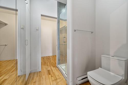 Salle de bains attenante à la CCP - 310-455 Rue St-Pierre, Montréal (Ville-Marie), QC - Indoor