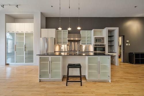 Cuisine - 310-455 Rue St-Pierre, Montréal (Ville-Marie), QC - Indoor Photo Showing Kitchen With Upgraded Kitchen