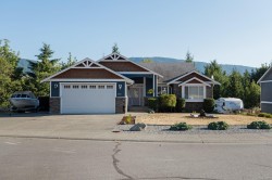 112 Beech Cres  Lake Cowichan, BC V0R 2G0