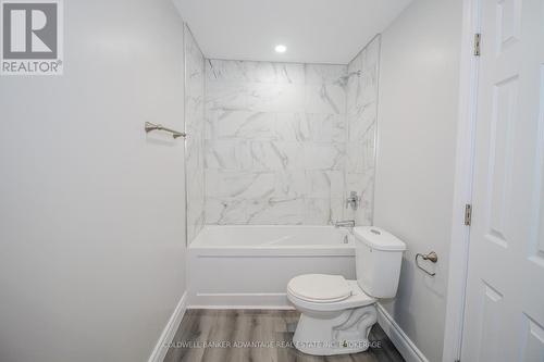 378 Thorold Road, Welland (N. Welland), ON - Indoor Photo Showing Bathroom