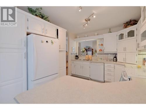 801 Comox Street Unit# 126, Penticton, BC - Indoor Photo Showing Kitchen
