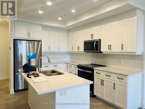 302 - 480 Callaway Road, London North, ON - Indoor Photo Showing Kitchen With Double Sink
