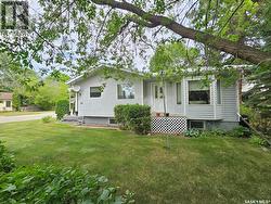 411 3rd AVENUE W  Meadow Lake, SK S9X 1B8