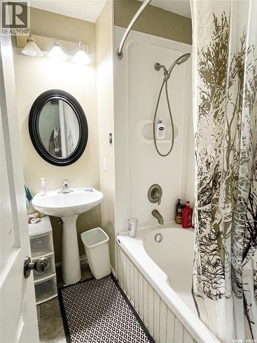516 5Th Avenue W, Meadow Lake, SK - Indoor Photo Showing Bathroom