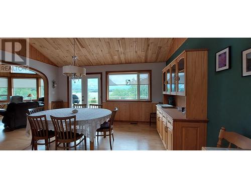 4770 Mackenzie Highway, Bella Coola, BC - Indoor Photo Showing Dining Room