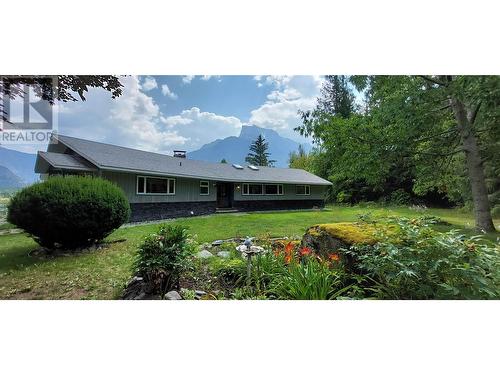 4770 Mackenzie Highway, Bella Coola, BC - Outdoor