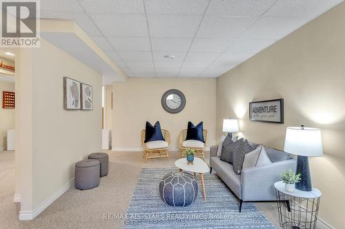 25 Sylvester Drive, Kawartha Lakes (Lindsay), ON - Indoor Photo Showing Living Room