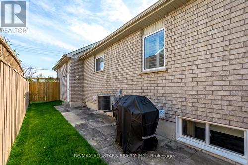 25 Sylvester Drive, Kawartha Lakes (Lindsay), ON - Outdoor With Exterior