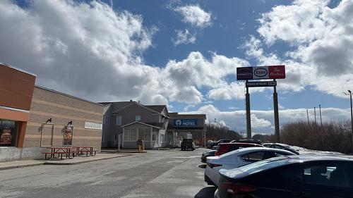Parking - A-93 Rue Lavigne, Rigaud, QC - Outdoor