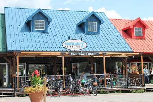 Commerce - 3-3029 Boul. Du Curé-Labelle, Prévost, QC 