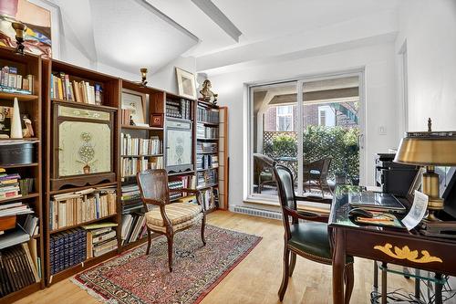 Chambre à coucher - 201-828 Av. Querbes, Montréal (Outremont), QC - Indoor