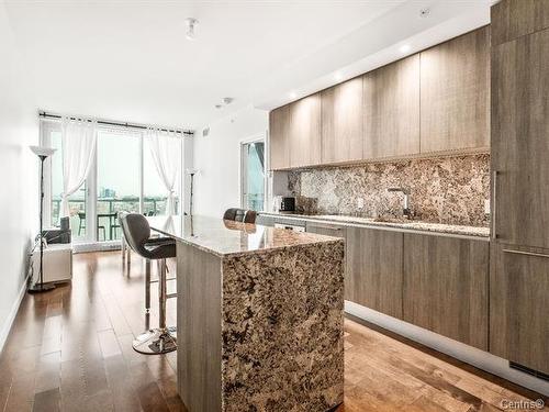 Salle à manger - 1110-1450 Boul. René-Lévesque O., Montréal (Ville-Marie), QC - Indoor Photo Showing Kitchen With Upgraded Kitchen