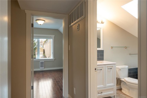 351 Wesley St, Nanaimo, BC 