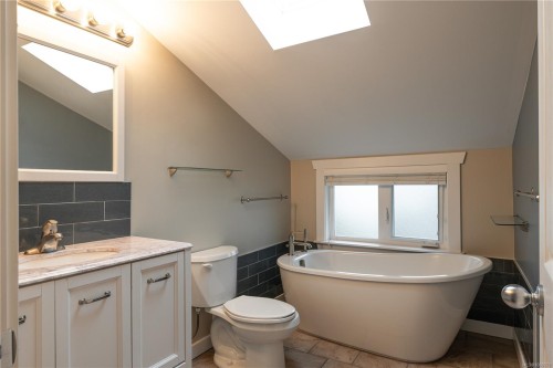 351 Wesley St, Nanaimo, BC 
