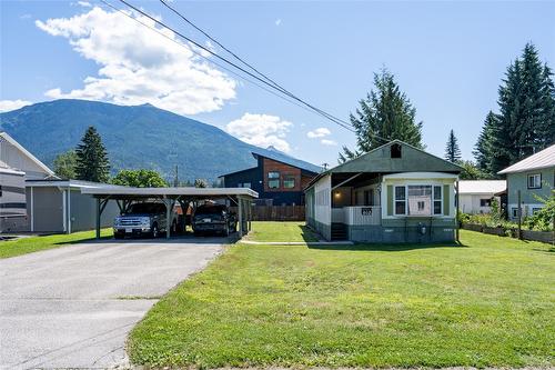 802 Center Street, Revelstoke, BC 