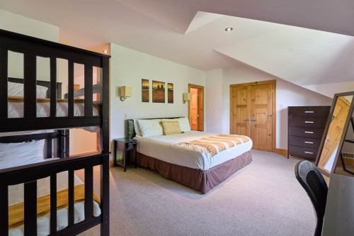 Chambre à coucher principale - 31-1 Imp. De La Genèse, Lac-Supérieur, QC - Indoor Photo Showing Bedroom