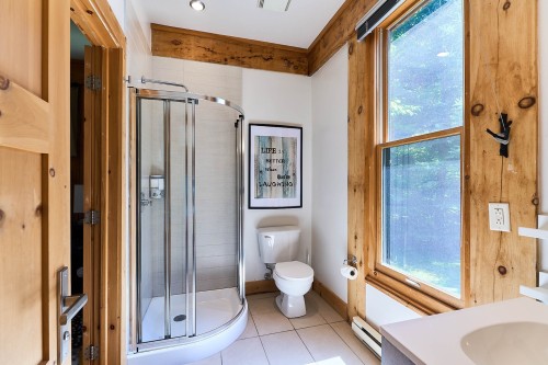 Salle de bains - 31-1 Imp. De La Genèse, Lac-Supérieur, QC - Indoor Photo Showing Bathroom