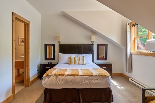 Chambre à coucher - 31-1 Imp. De La Genèse, Lac-Supérieur, QC - Indoor Photo Showing Bedroom