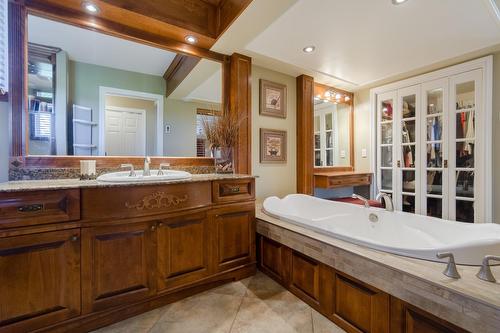 Ensuite bathroom - 8170 Rue Santiago, Brossard, QC - Indoor Photo Showing Bathroom
