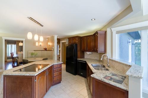 Kitchen - 8170 Rue Santiago, Brossard, QC - Indoor Photo Showing Kitchen With Double Sink