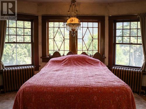 312 Latimer Street, Nelson, BC - Indoor Photo Showing Bedroom