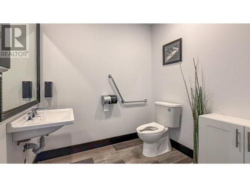 3030 Pandosy Street, Kelowna, BC 