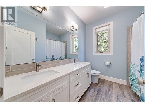 2041 Golden Eagle Drive, Sparwood, BC - Indoor Photo Showing Bathroom
