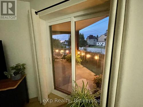 105 - 536 11Th Avenue E, Hanover, ON -  With Exterior